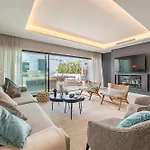 The Island - Casa 32 Semesterbostad